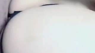 出租屋内发骚黑丝情趣，性感的内裤蝴蝶骚逼，自己揉捏大奶子抠骚逼水好多