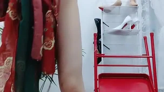 淫语喊着：不行要尿了！下面操红了，必射推荐！