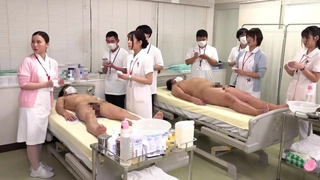 老男人用汽车换取同性恋学生的口交