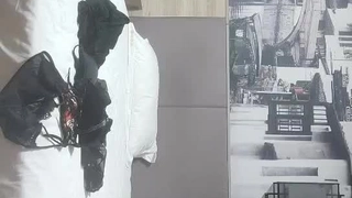 天堂素人系列-性感漂亮的白嫩邻家学妹制服诱惑,干完一次妹子累的睡着了趁机又操了一次,毛毛稀少,全程国语!