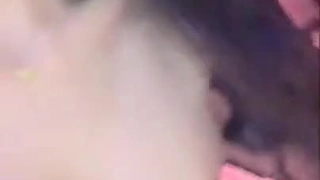 KU【约啪】逼毛没几根的小骚逼跟两个小哥开房啪啪，奶子