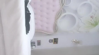 业余同性恋少女被大黑屌操得爽歪歪