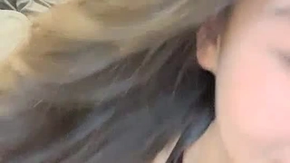 酒店探花骚熟女，扒掉裤子舔骚逼，张开双腿爆插，翘起肥臀后入