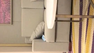 清纯嫩妹被猥琐大叔偷偷摘套狂操最后颜射