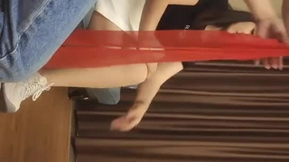 德国少女学生与家人探索性欲
